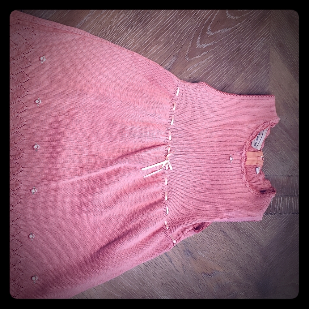 Wonderful springtime knit with rosette trim